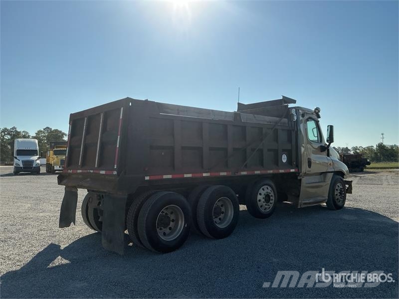 Freightliner Cascadia 125 Tippbil
