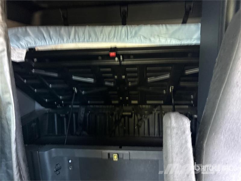 Freightliner Cascadia 126 6x4 T/A Sleeper Truck Tractor Vilcēji