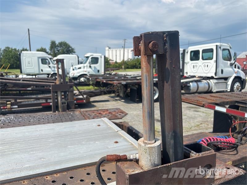 Freightliner Cascadia 113 Camiones portavehículos
