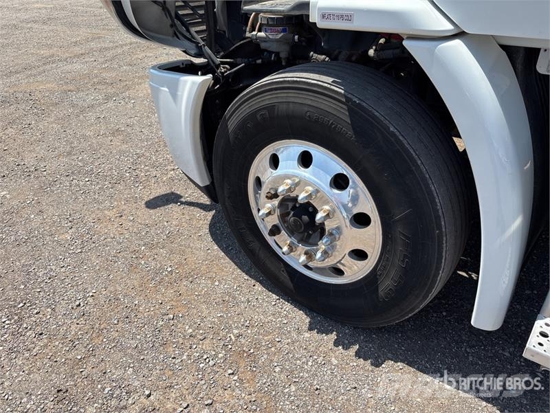 Freightliner Cascadia 113 Camiones portacoches