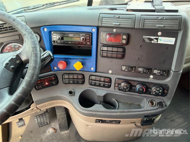Freightliner Cascadia 125 6x4 T/A Sleeper Truck Tractor Sattelzugmaschinen