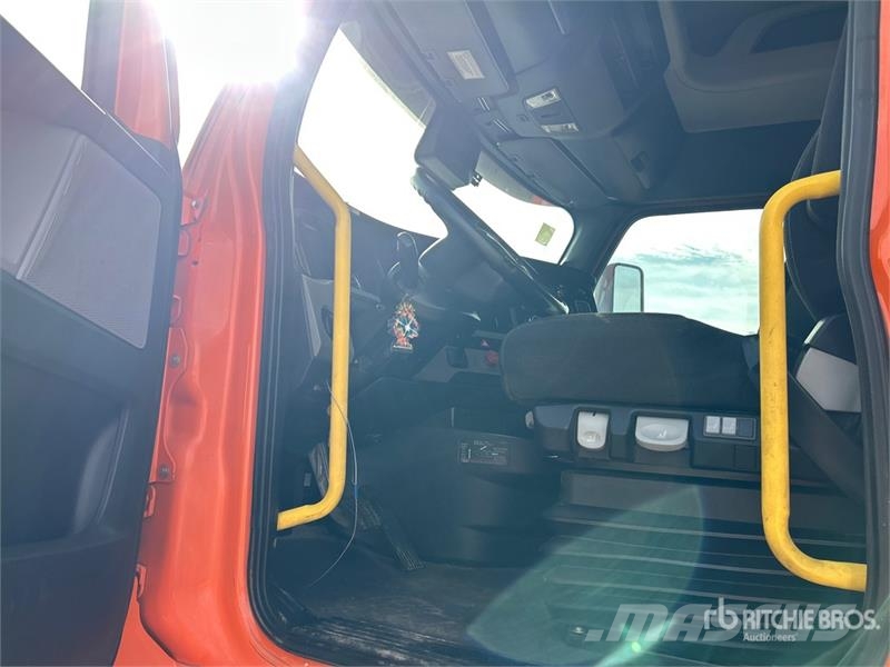 Freightliner Cascadia 116 曳引機組件