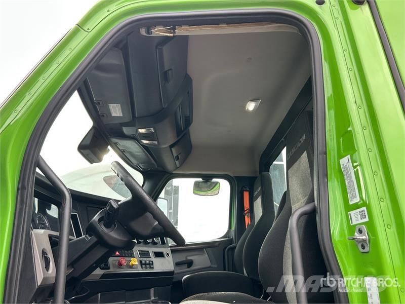 Freightliner Cascadia 113 Тягачі
