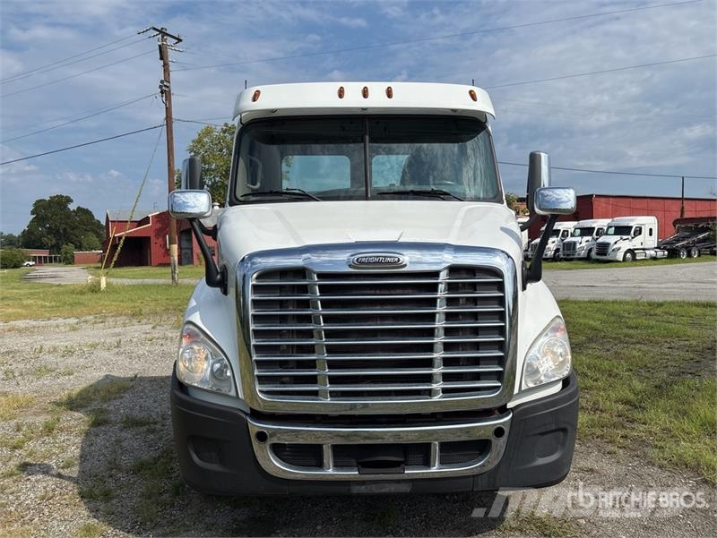 Freightliner Cascadia 113 Camiones portacoches