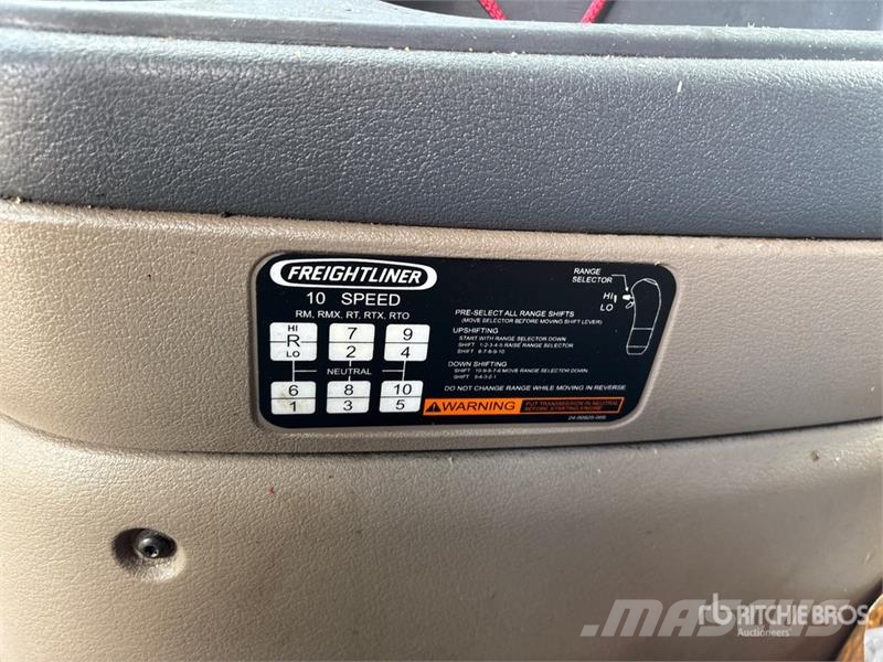 Freightliner Cascadia 125 6x4 T/A Sleeper Truck Tractor Naudoti vilkikai