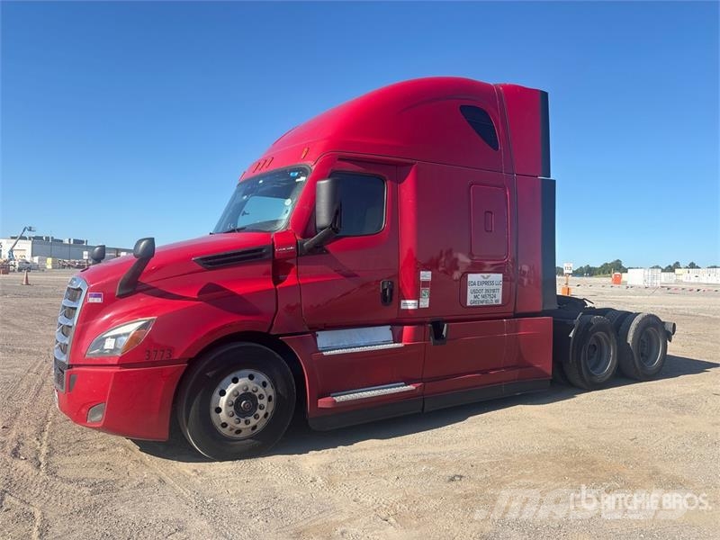 Freightliner Cascadia 126 T/A Sleeper Truck Tractor Vilcēji