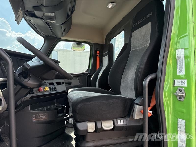 Freightliner Cascadia 116 曳引機組件