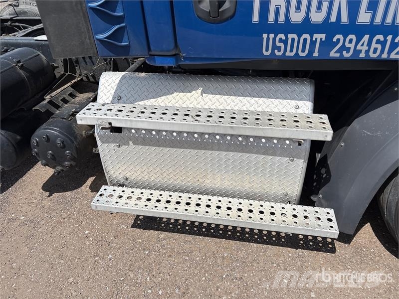 Freightliner Cascadia 116 Sadulveokid