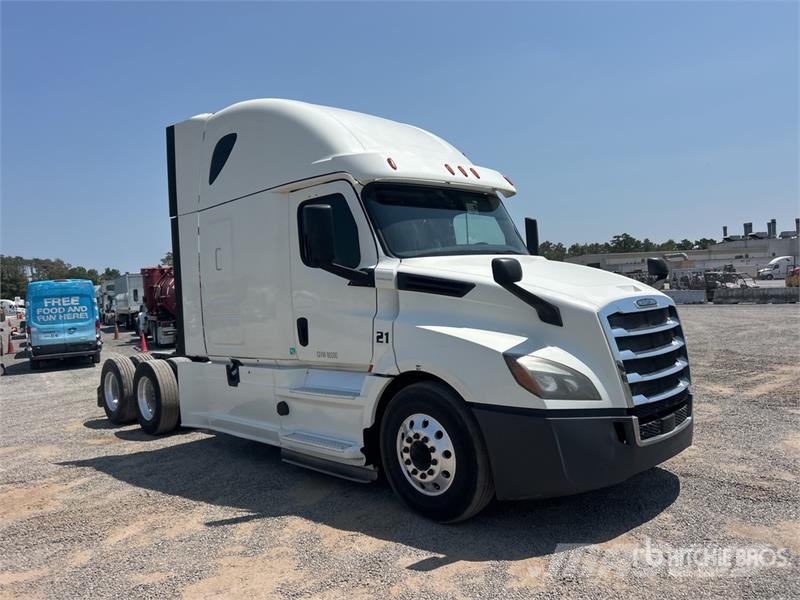 Freightliner Cascadia 126 6x4 T/A Sleeper Truck Tractor وحدات الجر