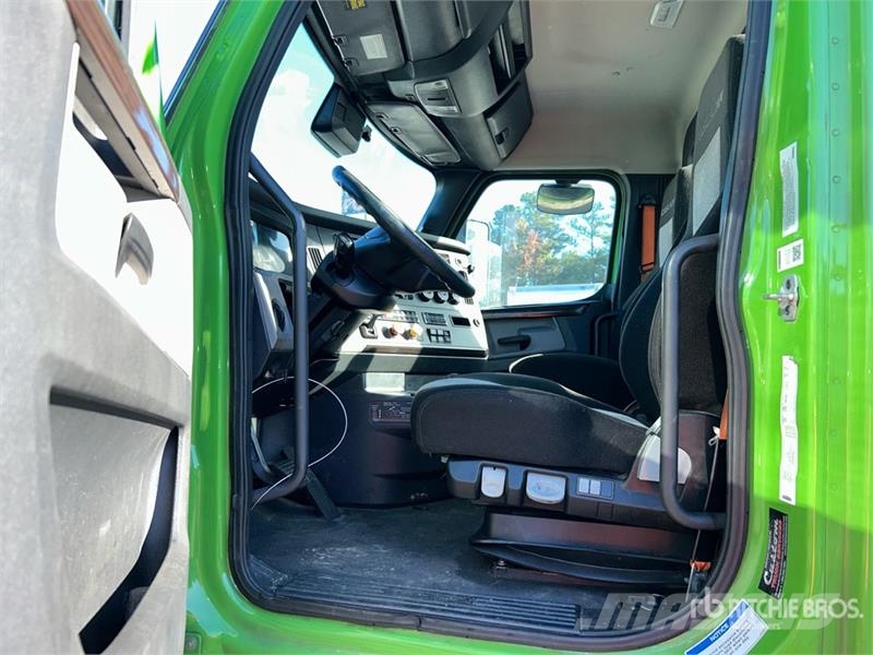 Freightliner Cascadia 116 Tractor Units
