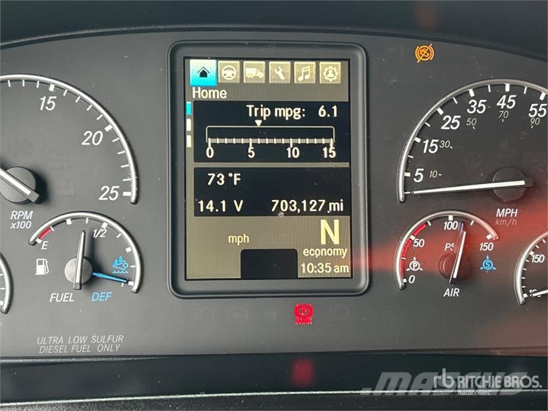 Freightliner Cascadia 126 6x4 T/A Sleeper Truck Tractor Nyergesvontatók