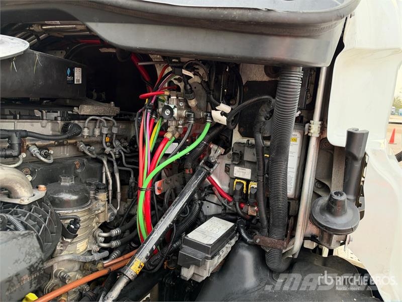 Freightliner Cascadia 125 6x4 T/A Sleeper Truck Tractor Sattelzugmaschinen