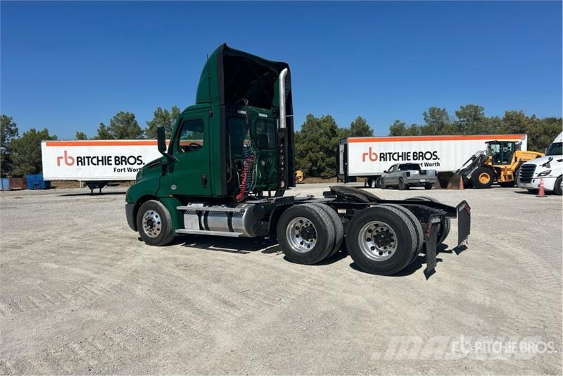 Freightliner Cascadia 126 Τράκτορες