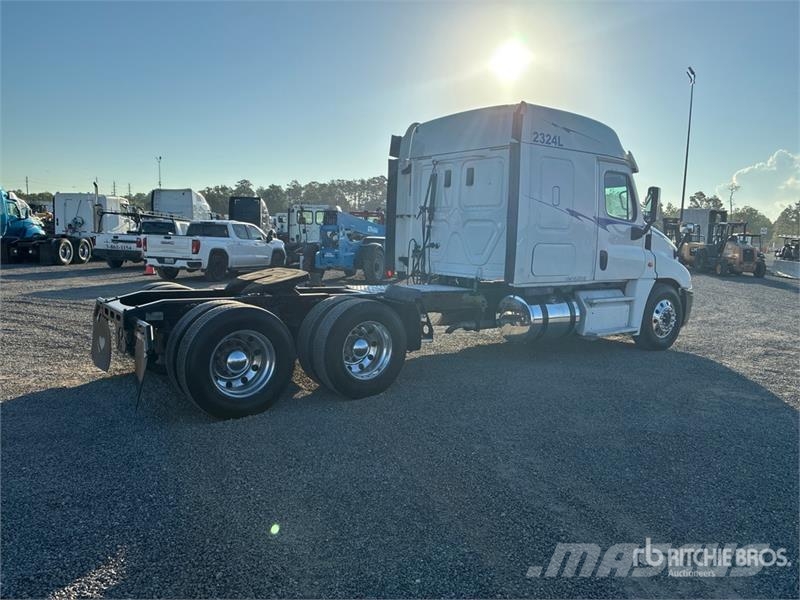 Freightliner Cascadia 125 Sadulveokid