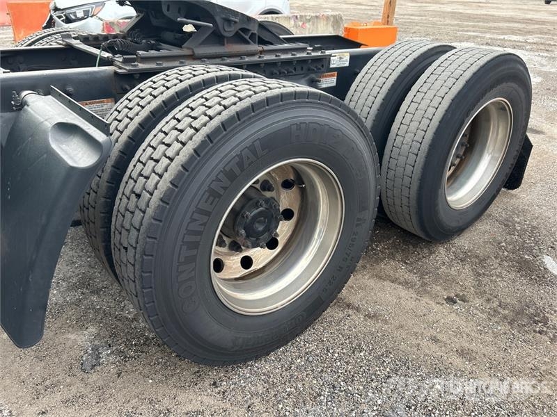 Freightliner Cascadia 113 Тягачі