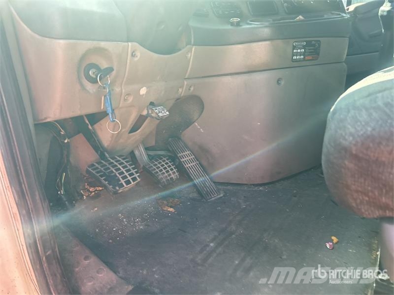 Freightliner Cascadia 125 6x4 T/A Sleeper Truck Tractor Trekkvogner
