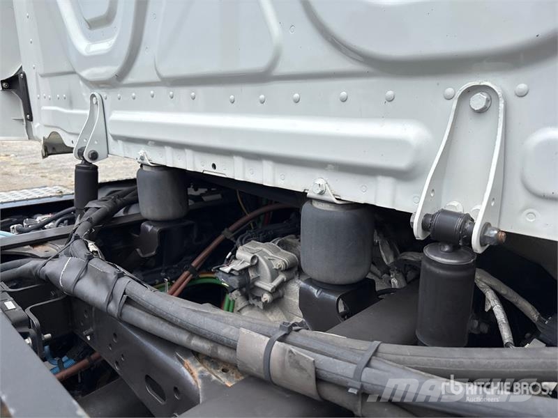 Freightliner Cascadia 113 4x2 Car Carrier Truck Vehicle transporters