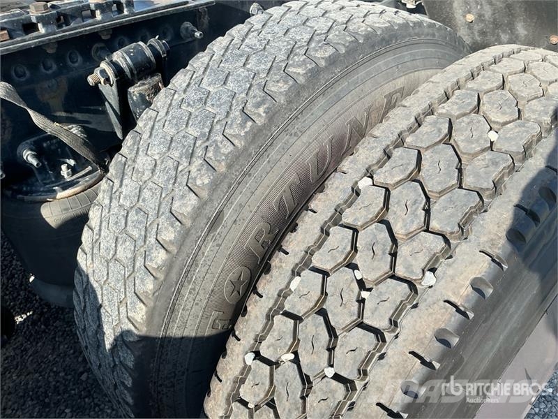 Freightliner Cascadia 126 6x4 T/A Sleeper Truck Tractor Седельные тягачи
