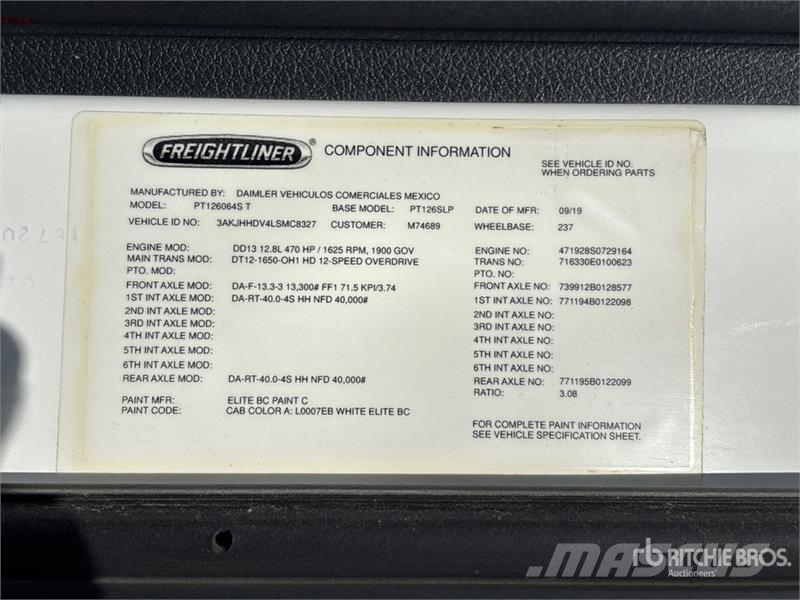 Freightliner Cascadia 126 6x4 T/A Sleeper Truck Tractor Sattelzugmaschinen