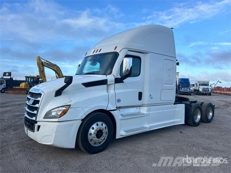 Freightliner Cascadia 126 6x4 T/A Sleeper Truck Tractor Prime Movers