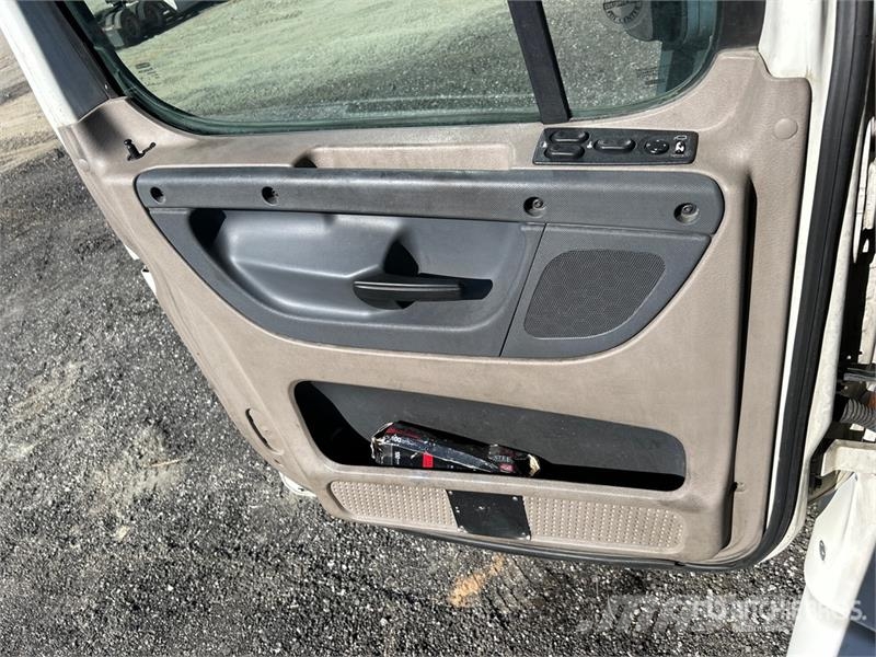 Freightliner Cascadia 113 Trekkers