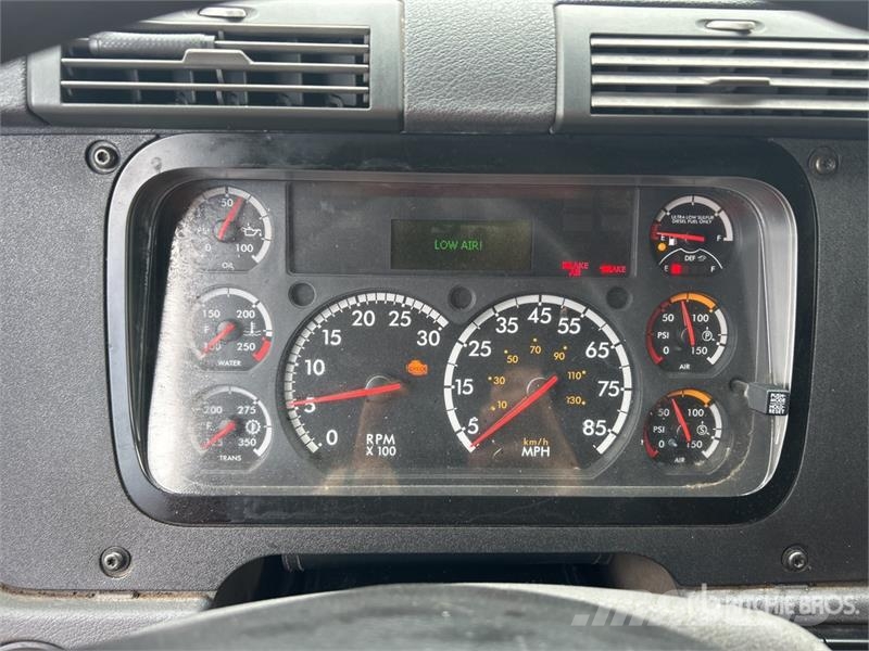 Freightliner Cascadia 125 6x4 T/A Sleeper Truck Tractor Sattelzugmaschinen