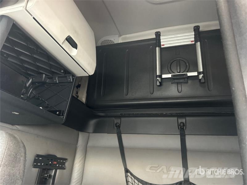 Freightliner Cascadia 126 Влекачи