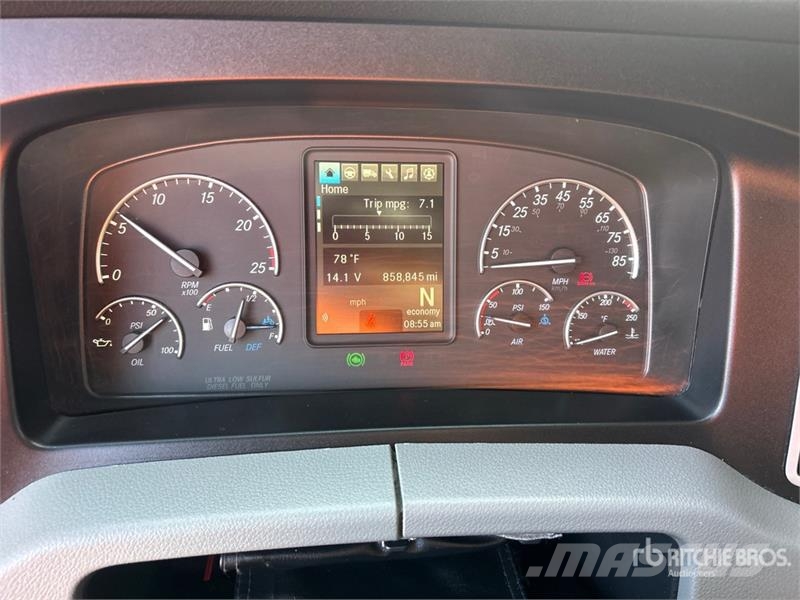 Freightliner Cascadia 126 6x4 T/A Sleeper Truck Tractor Prime Movers