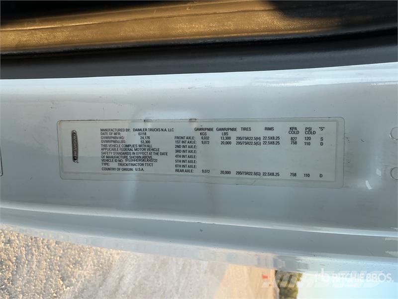 Freightliner Cascadia 126 6x4 T/A Sleeper Truck Tractor (Inoper Tegljači