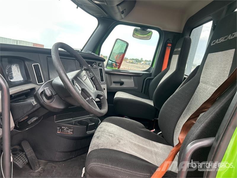 Freightliner Cascadia 116 Тягачі