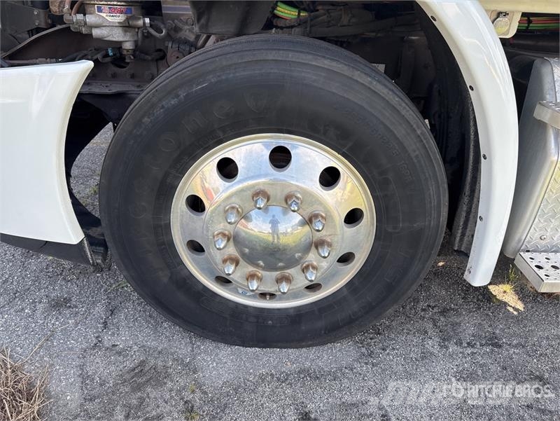 Freightliner Cascadia 113 Camiones portacoches