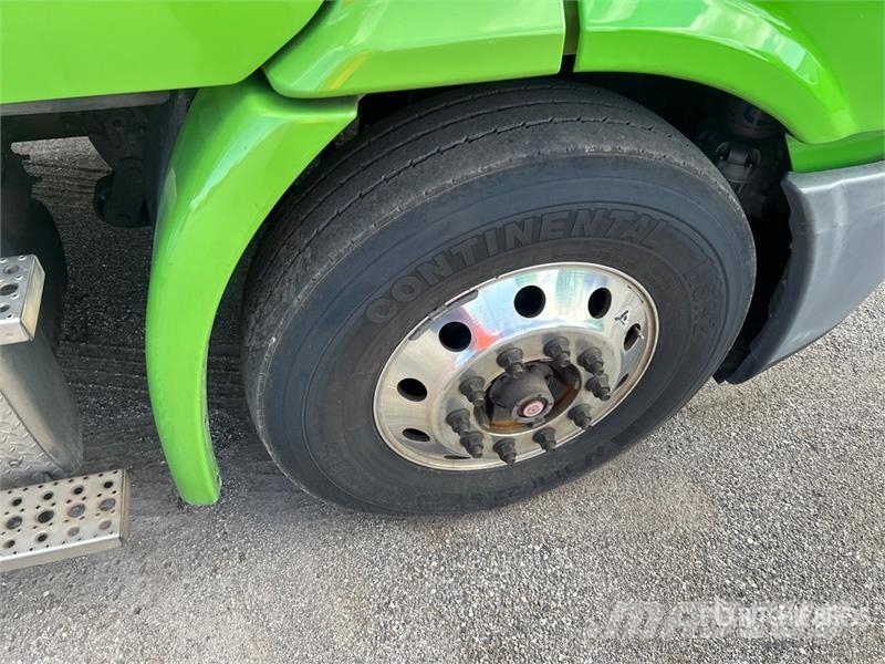 Freightliner Cascadia 113 中古トラクターヘッド | トレーラーヘッド