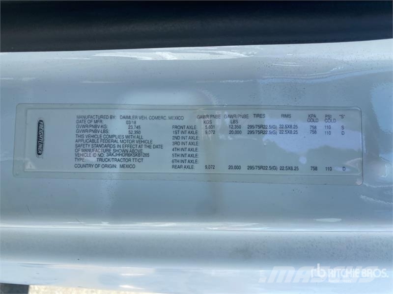Freightliner Cascadia 126 6x4 T/A Sleeper Truck Tractor (Inoper 中古トラクターヘッド | トレーラーヘッド