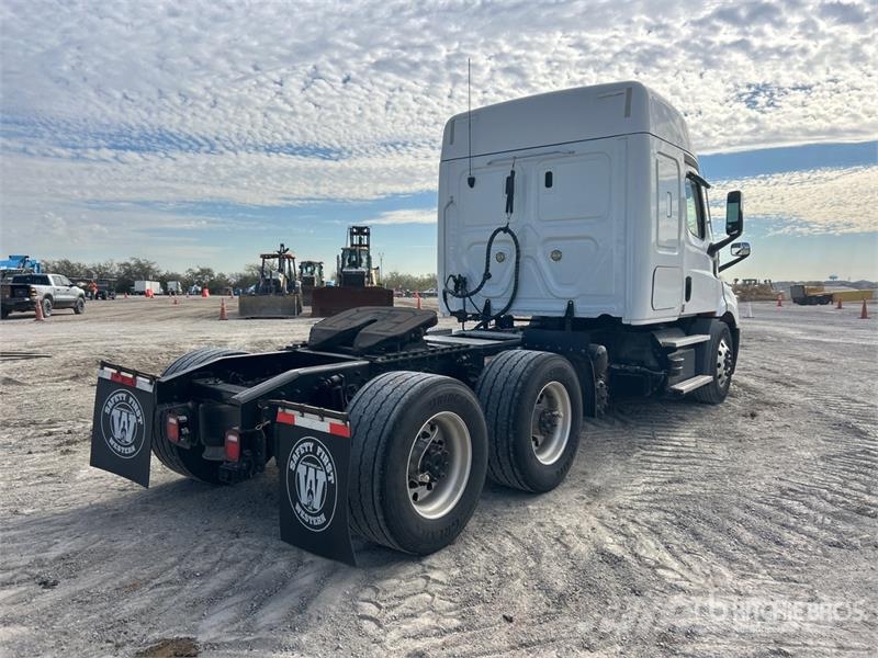 Freightliner Cascadia 116 Prime Movers