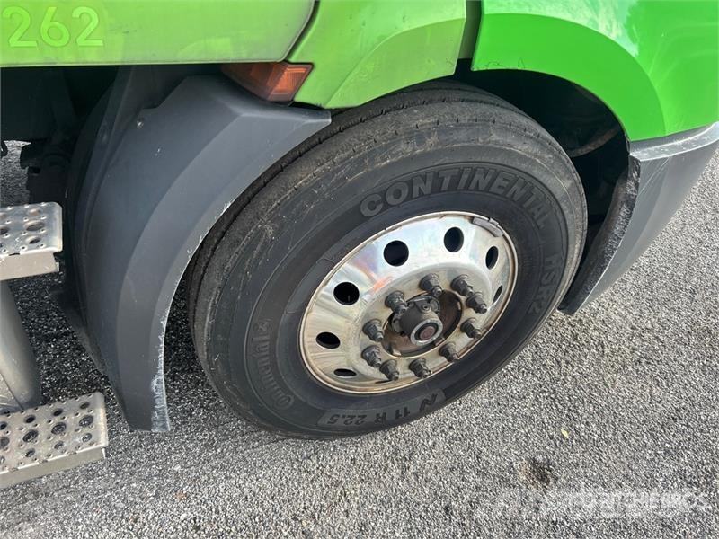 Freightliner Cascadia 116 Trekkers