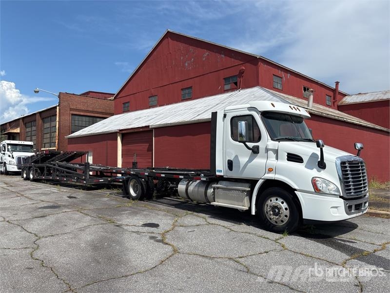 Freightliner Cascadia 113 Camiones portacoches