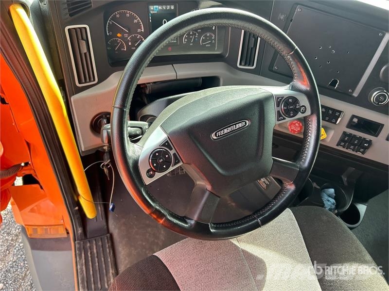 Freightliner Cascadia 116 曳引機組件