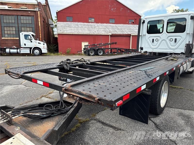 Freightliner Cascadia 116 4x2 Car Carrier Truck Biltransportbilar