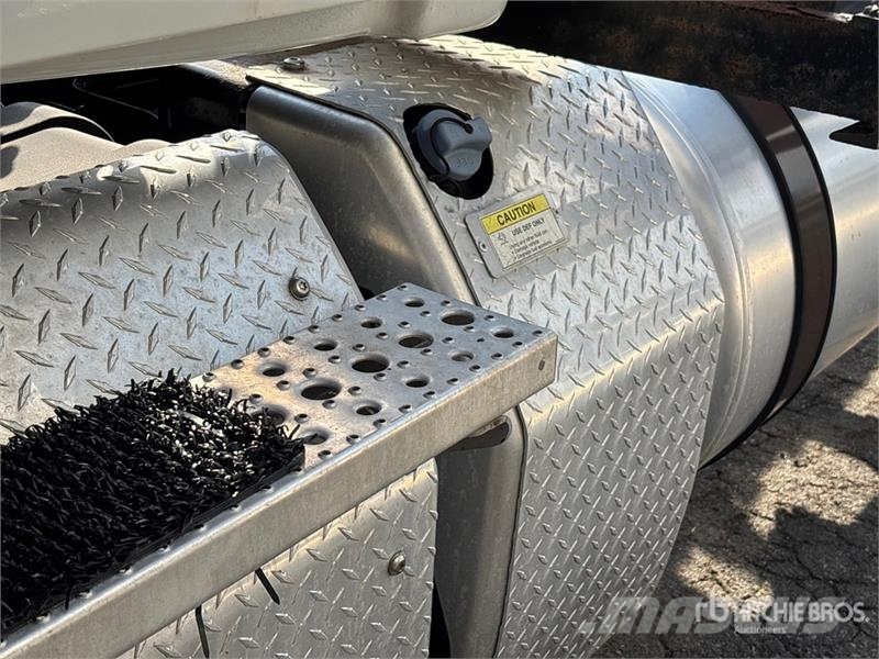 Freightliner Cascadia 113 Camiones portacoches