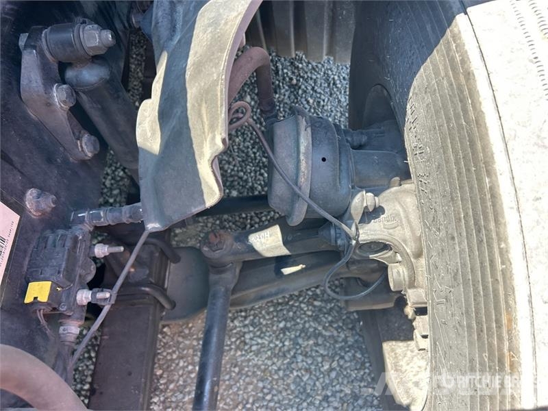 Freightliner Cascadia 126 6x4 T/A Sleeper Truck Tractor وحدات الجر