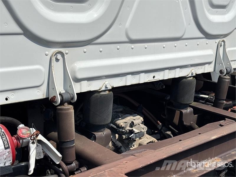 Freightliner Cascadia 113 Camiones portacoches