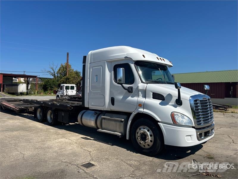 Freightliner Cascadia 113 6x4 Sleeper Car Carrier Truck Autovežiai