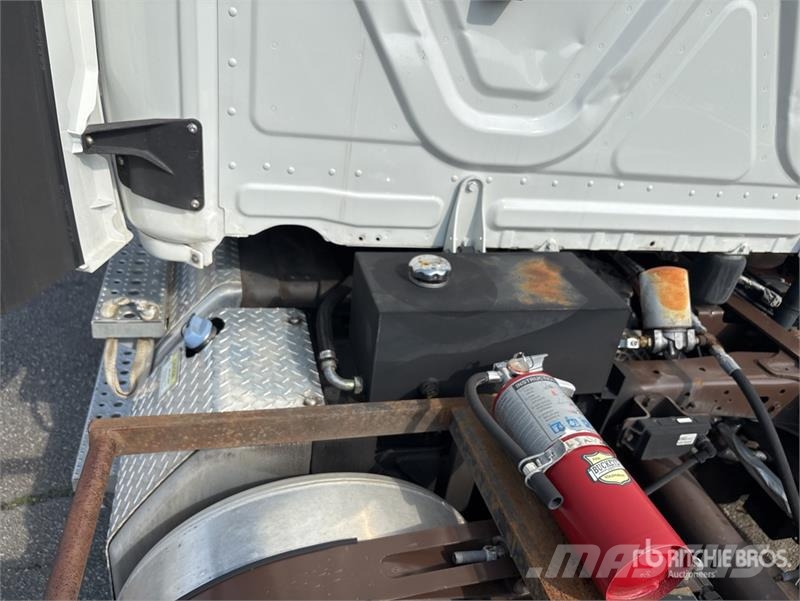 Freightliner Cascadia 113 Camiones portacoches