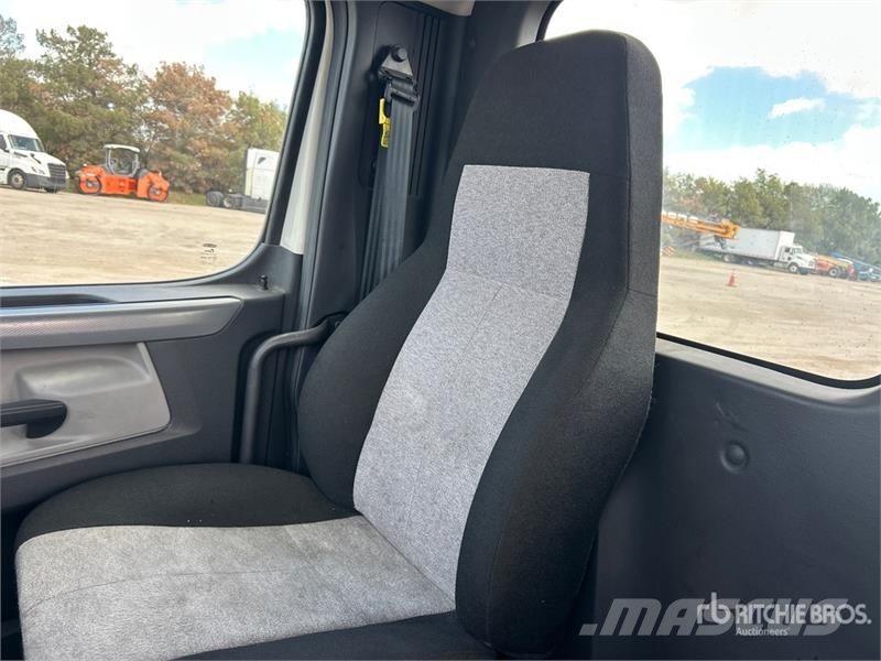 Freightliner Cascadia 126 Tractor Units