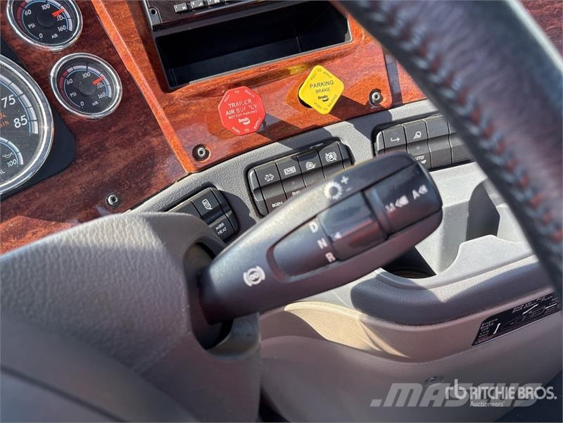 Freightliner Cascadia 113 Camiones portacoches