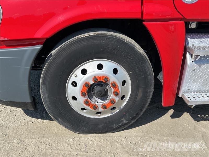 Freightliner Cascadia 125 6x4 6x4 T/A Sleeper Truck Tractor Седельные тягачи
