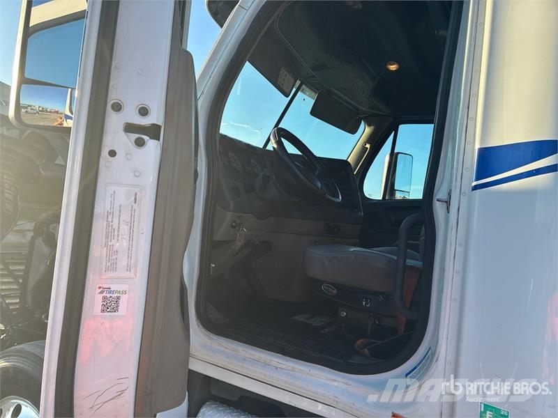 Freightliner Cascadia 125 Sadulveokid