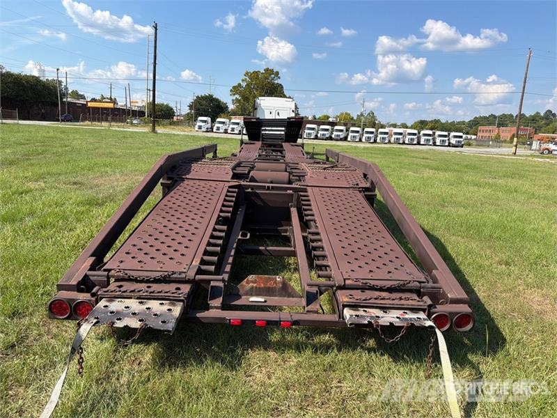 Freightliner Cascadia 113 6x4 Sleeper Car Carrier Truck مركبات النقل