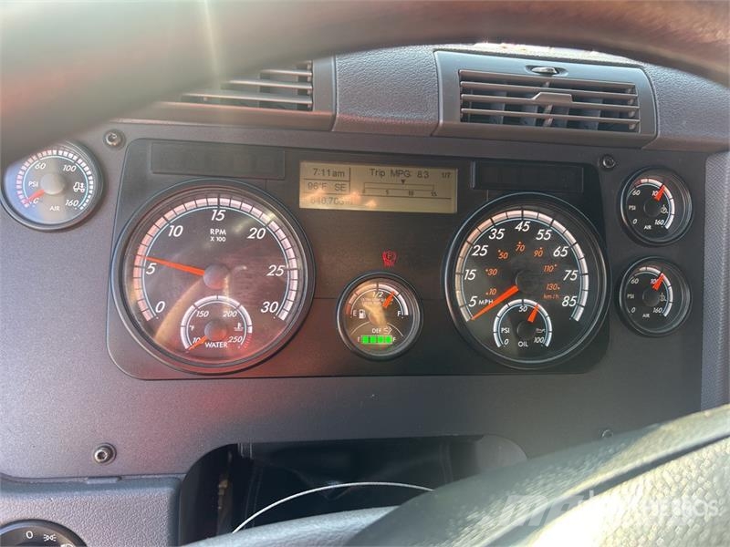 Freightliner Cascadia 125 6x4 T/A Sleeper Truck Tractor Седельные тягачи