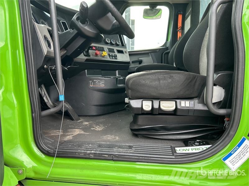 Freightliner Cascadia 113 Тягачі